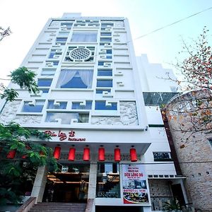 Den Long Do Hotel